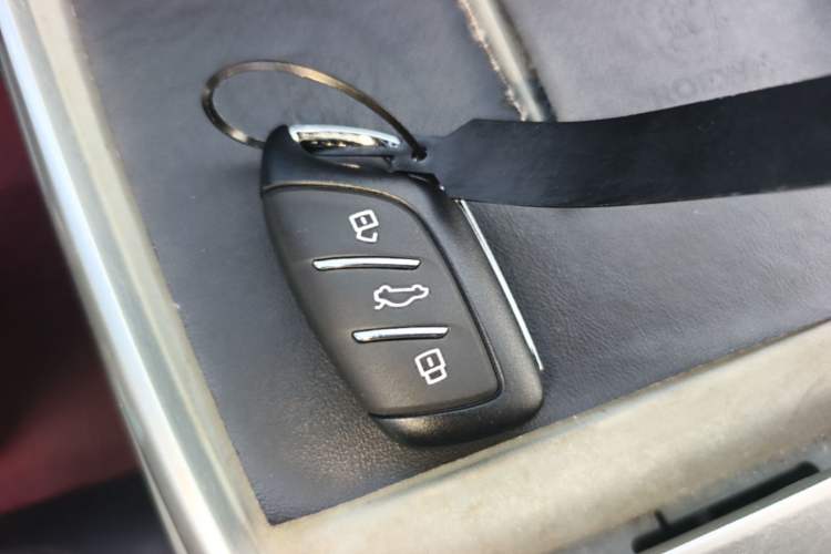 Used Roewe D6 2025 450km Deluxe Edition Vehicle Key
