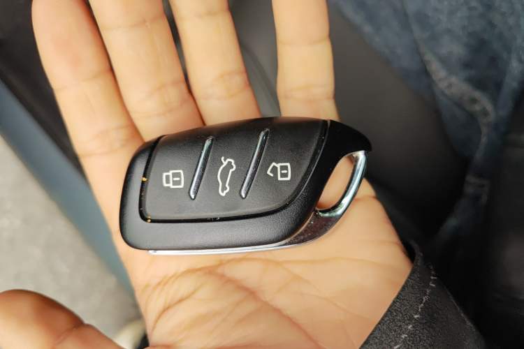 Used Roewe D6 2025 450 km Premium Edition Vehicle Key