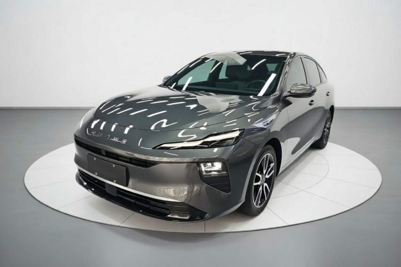 Фото Roewe с площадки