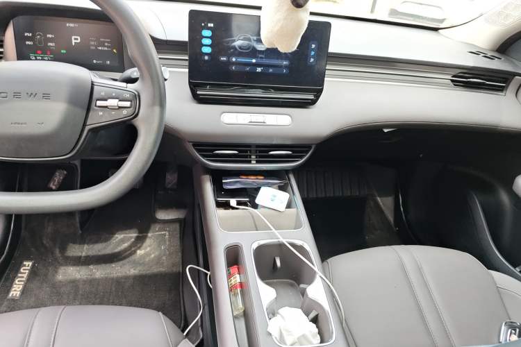 Used Roewe D6 2025 450 km Premium Edition Audio And AC Panel