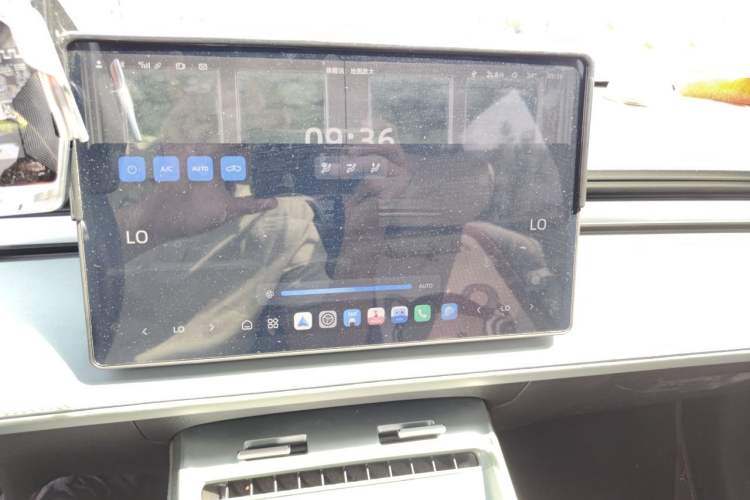 Used Roewe D6 2025 520km Luxury Edition Audio And AC Panel