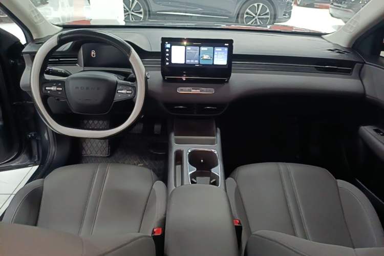 Used Roewe D6 2025 450 km Premium Edition Center Console