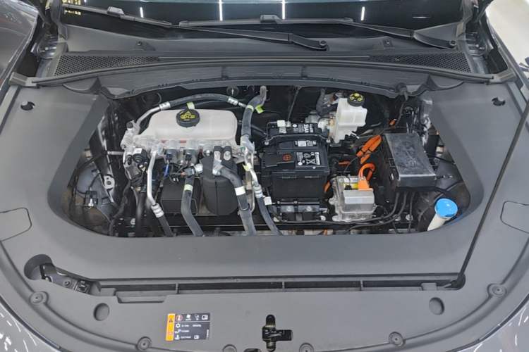 Used Roewe D6 2025 520km Luxury Edition Engine Bay