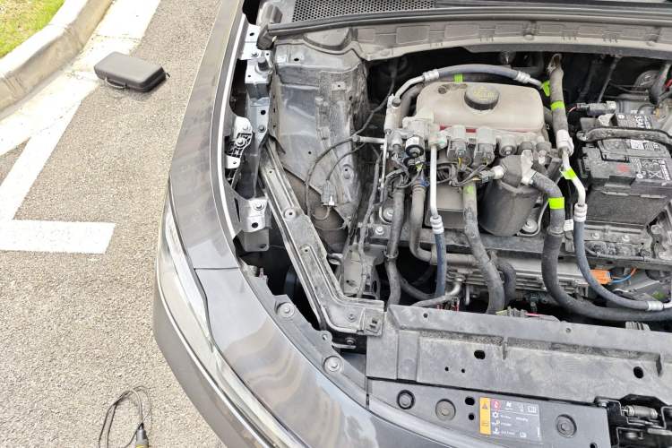 Used Roewe D6 2025 450 km Premium Edition Engine Bay Right