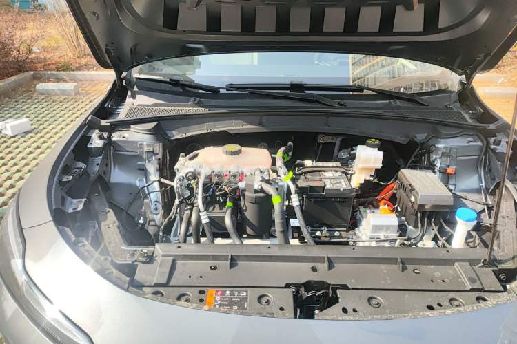 Used Roewe D6 2025 520km Comfort Edition Engine Bay Right