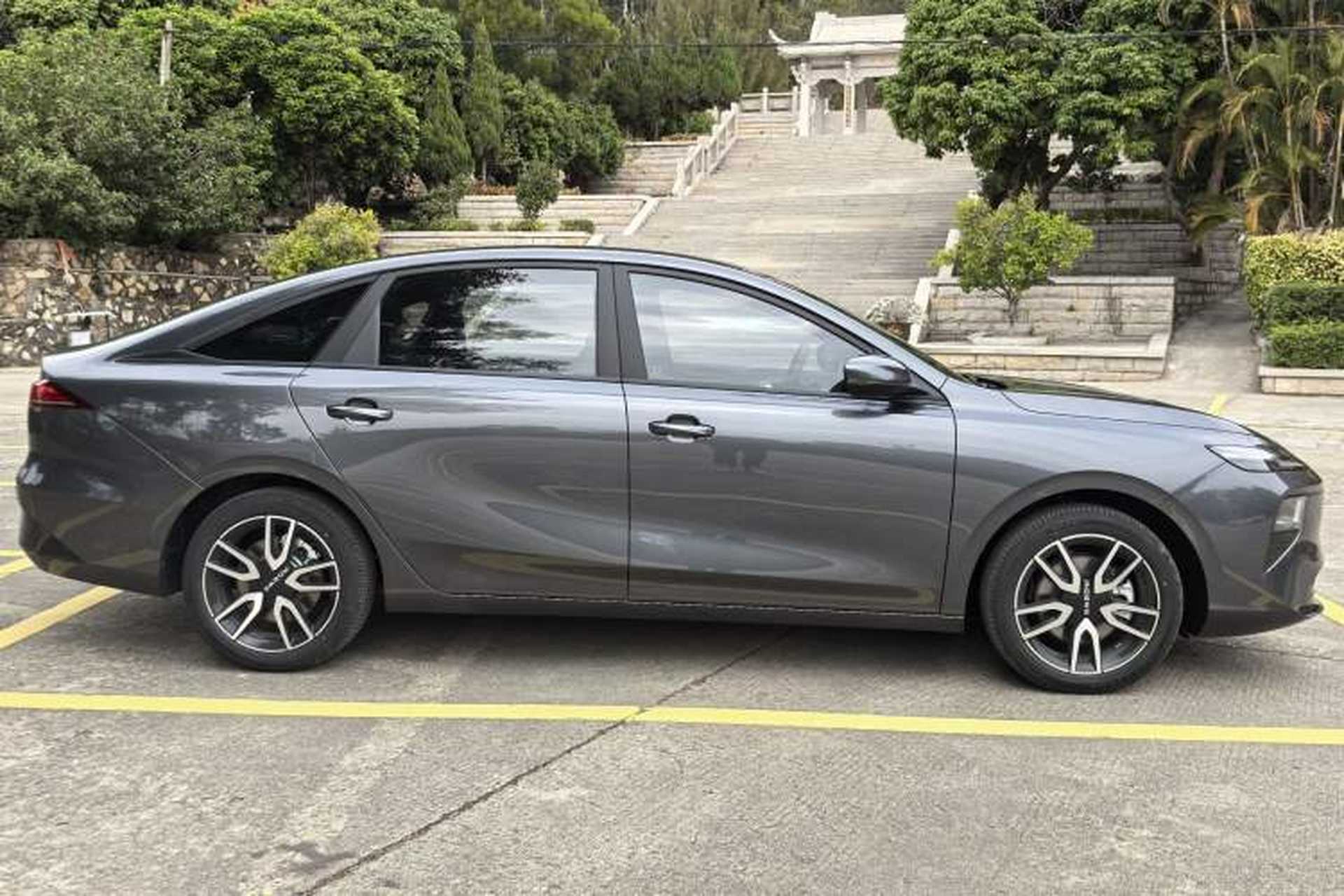 Used Roewe D6 2025 520km Comfort Edition Exterior 4