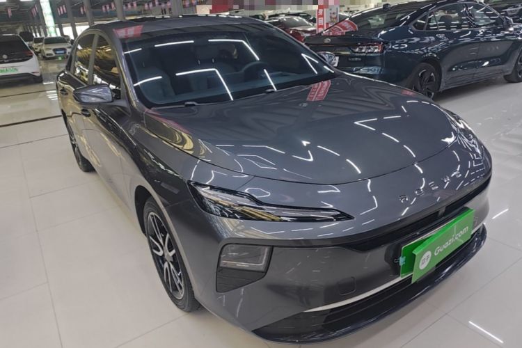 Used Roewe D6 2025 520km Luxury Edition Front Right 45 Deg