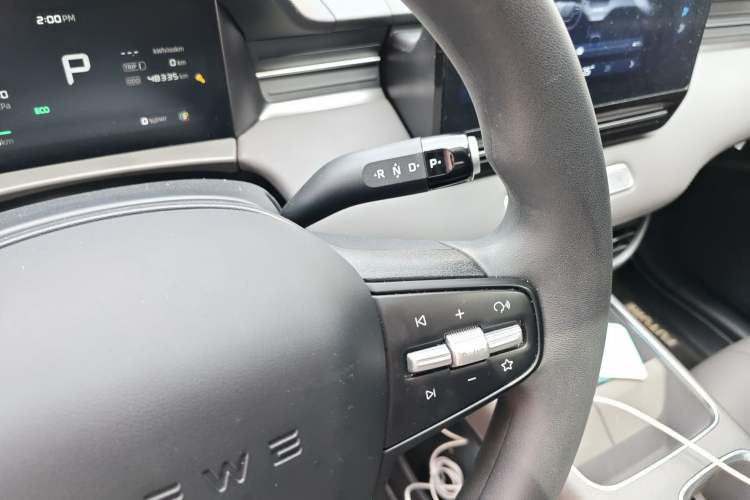 Used Roewe D6 2025 450 km Premium Edition Gear Lever