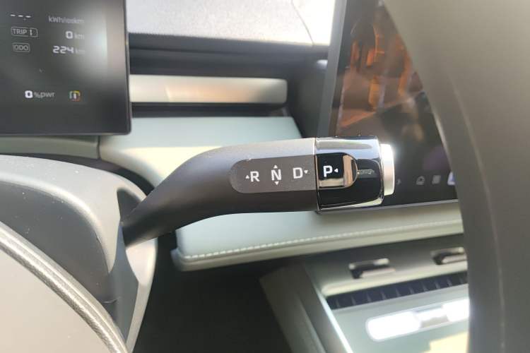Used Roewe D6 2025 520km Comfort Edition Gear Lever