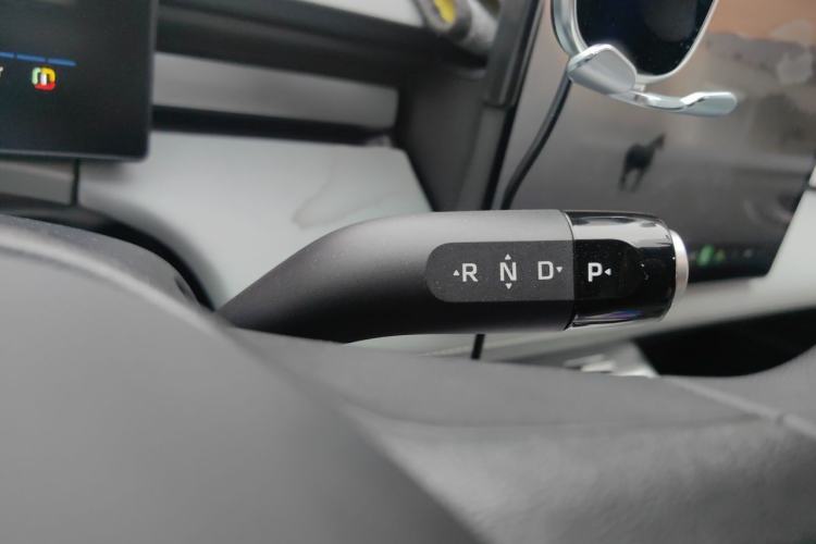Used Roewe D6 2025 450km Deluxe Edition Gear Lever