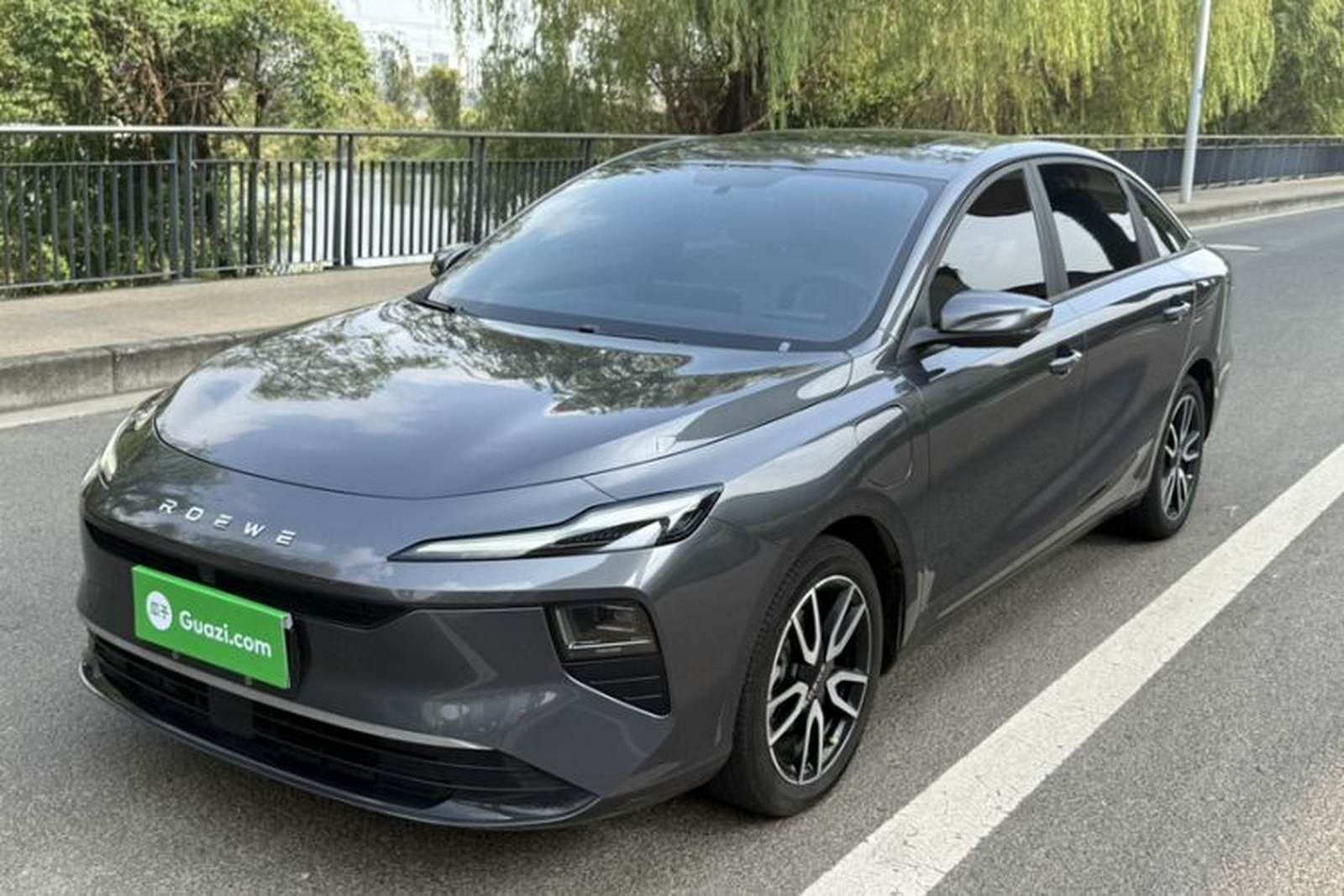 Фото Roewe с площадки
