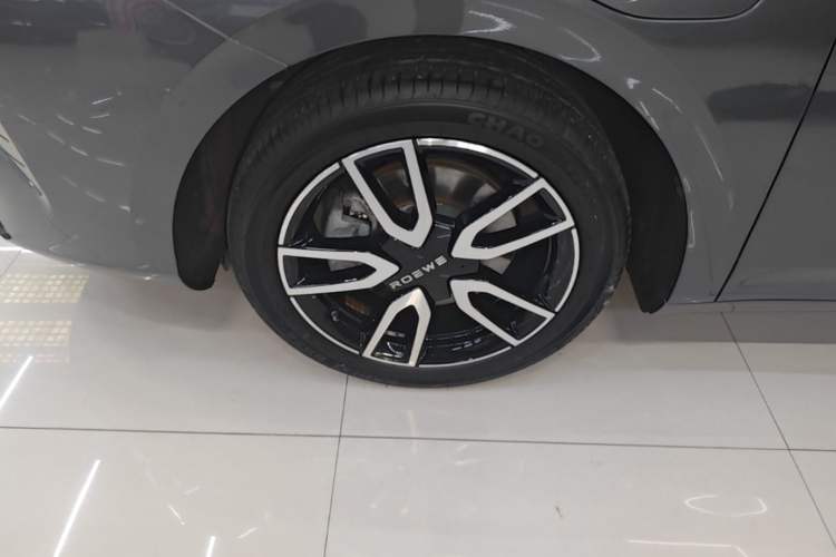 Used Roewe D6 2025 520km Luxury Edition Left Front Wheel Hub