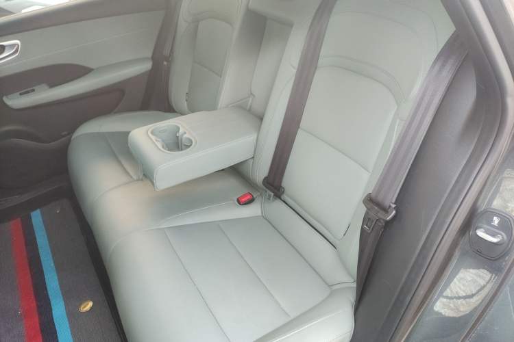 Used Roewe D6 2025 450km Deluxe Edition Left Rear Seat