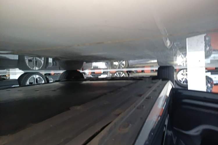 Used Roewe D6 2025 450 km Premium Edition Left Side Sill
