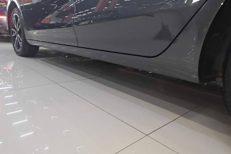 Used Roewe D6 2025 520km Luxury Edition Left Side Sill
