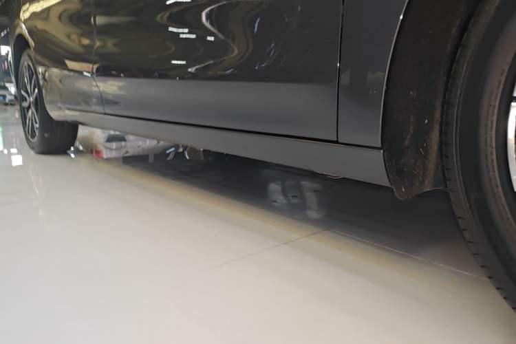 Used Roewe D6 2025 520km Luxury Edition Right Side Sill
