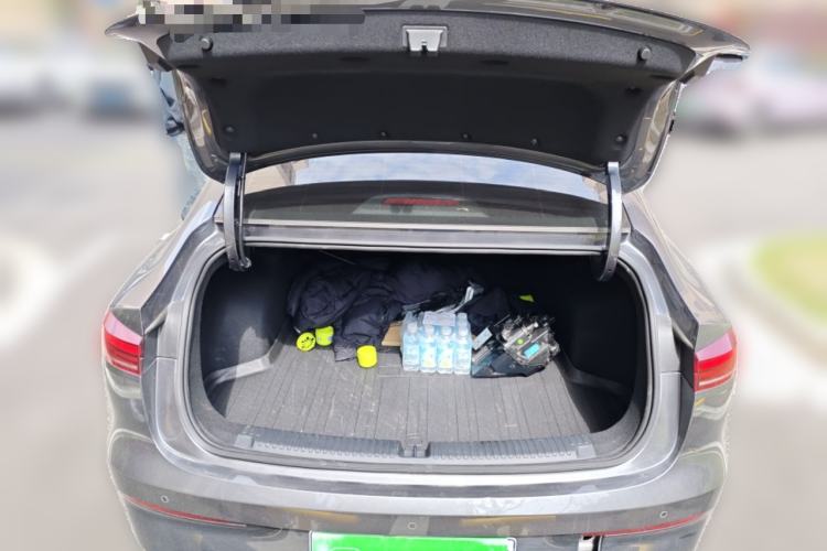Used Roewe D6 2025 450 km Premium Edition Trunk
