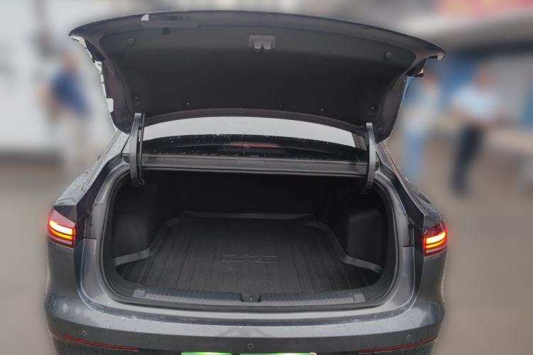 Used Roewe D6 2025 450km Deluxe Edition Trunk
