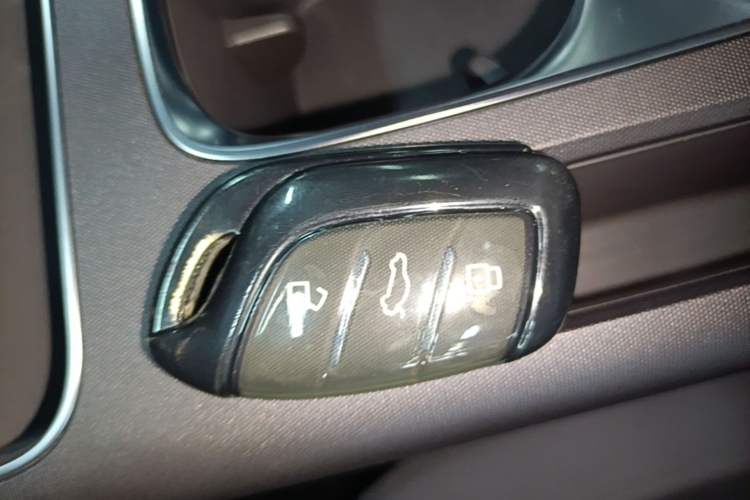 Used Roewe D6 2025 450 km Premium Edition Vehicle Key