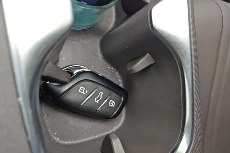Used Roewe D6 2025 450 km Premium Edition Vehicle Key