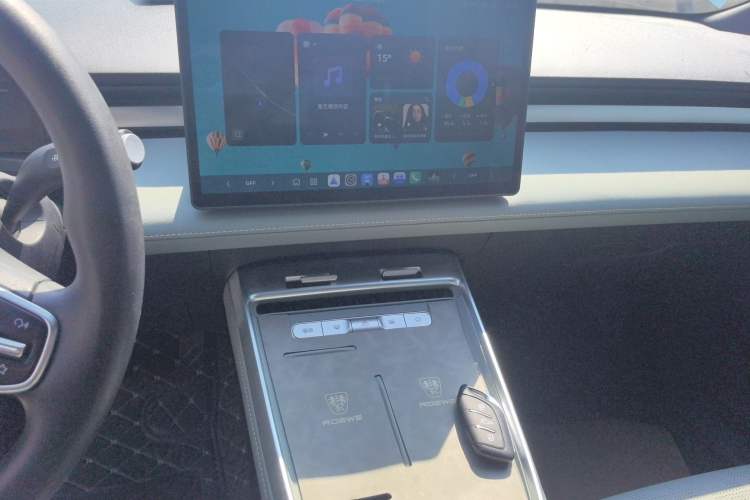 Used Roewe D6 2025 520km Smart Enjoyment Version Audio And AC Panel