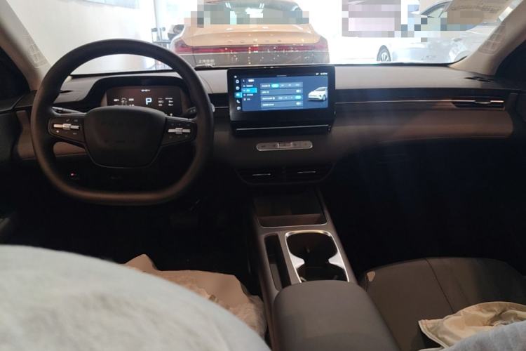 Used Roewe D6 2025 450 km Premium Edition Center Console