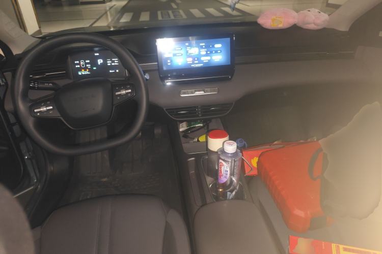 Used Roewe D6 2025 450 km Premium Edition Center Console
