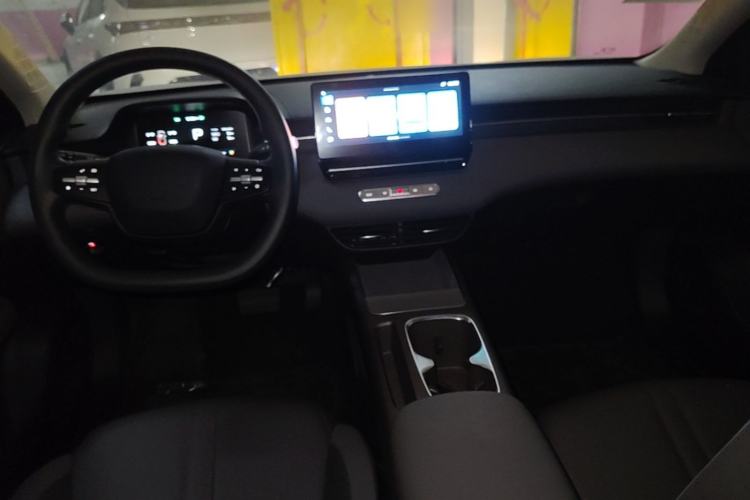 Used Roewe D6 2025 450 km Premium Edition Center Console