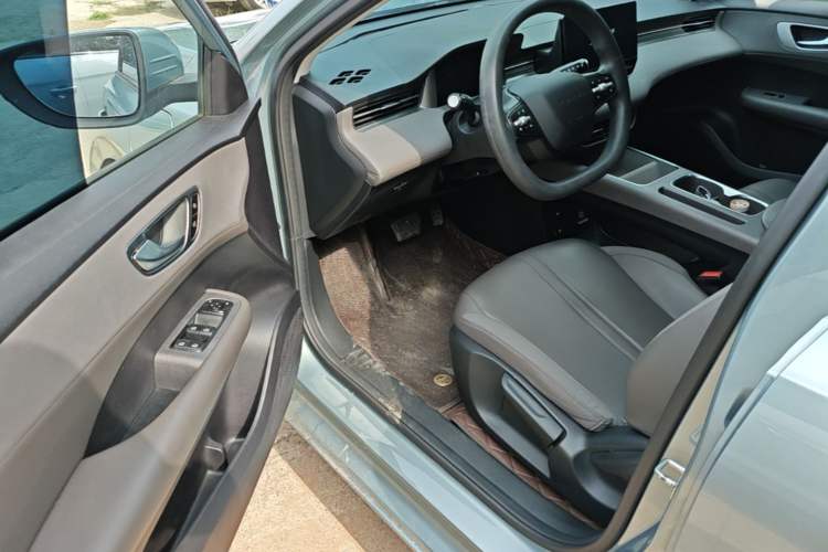 Used Roewe D6 2025 450 km Premium Edition Driver Seat