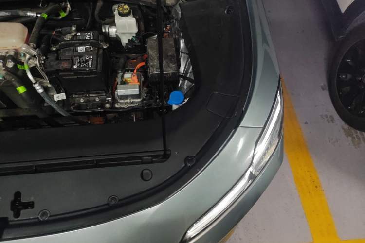 Used Roewe D6 2025 520km Smart Enjoyment Version Engine Bay Left