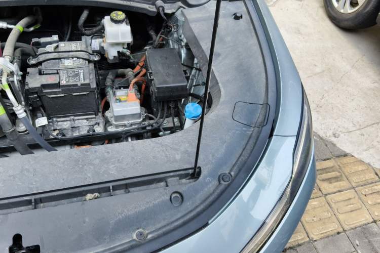 Used Roewe D6 2025 450km Deluxe Edition Engine Bay Left