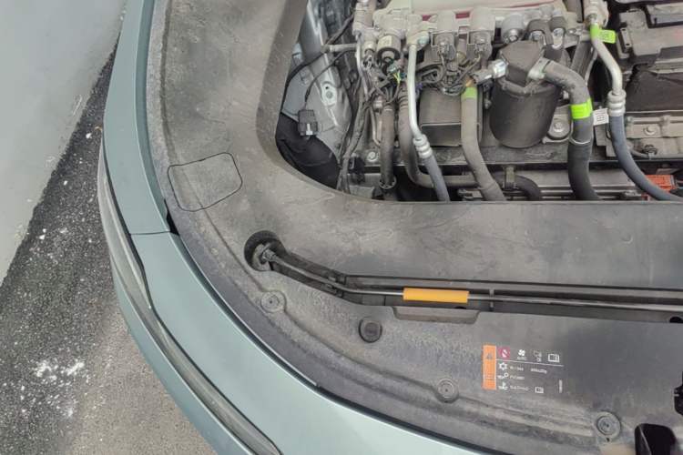 Used Roewe D6 2025 520km Smart Enjoyment Version Engine Bay Right