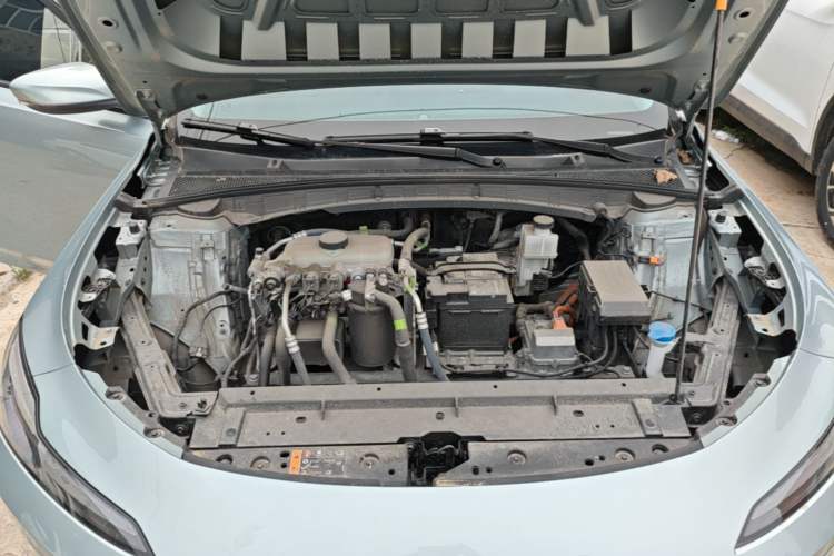 Used Roewe D6 2025 450 km Premium Edition Engine Bay