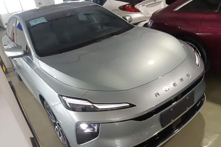 Used Roewe D6 2025 520km Smart Enjoyment Version Front Right 45 Deg