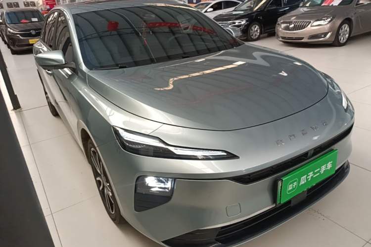 Used Roewe D6 2025 450km Deluxe Edition Front Right 45 Deg