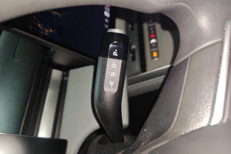 Used Roewe D6 2025 520km Smart Enjoyment Version Gear Lever