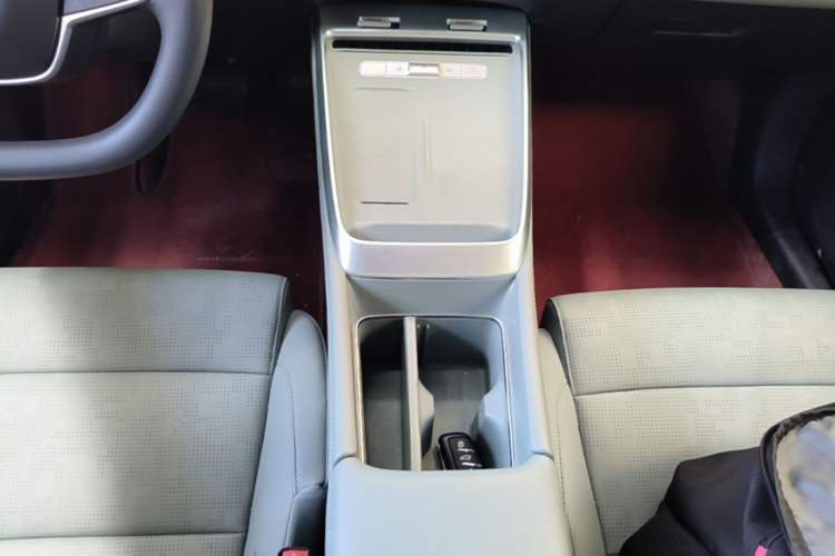 Used Roewe D6 2025 520km Smart Enjoyment Version Gear Lever