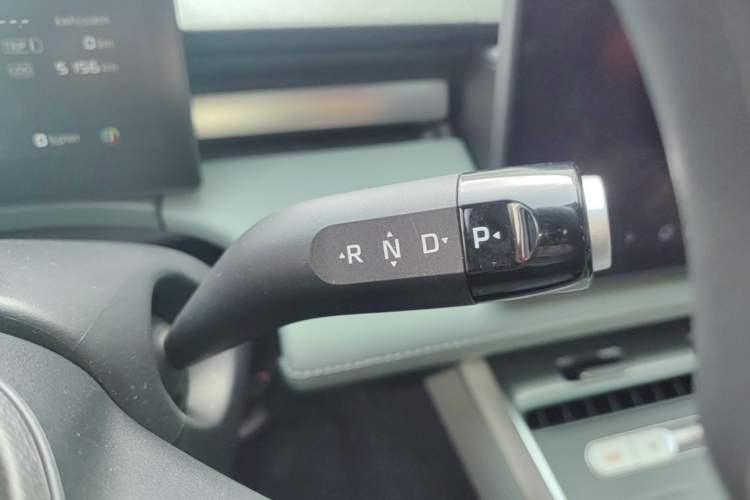 Used Roewe D6 2025 520km Smart Enjoyment Version Gear Lever