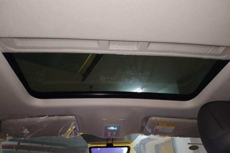 Used Roewe D6 2025 450 km Premium Edition Headliner