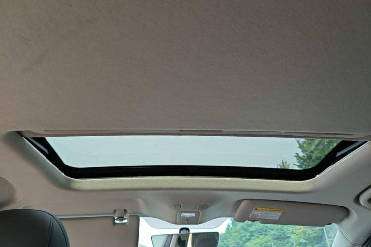 Used Roewe D6 2025 450 km Premium Edition Headliner