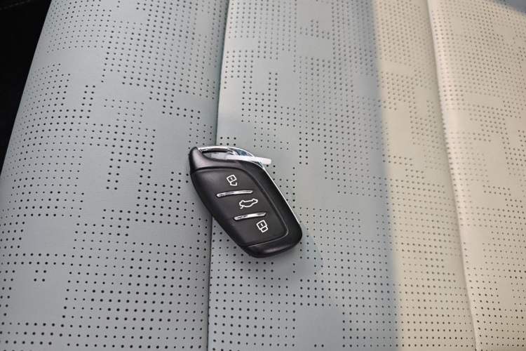 Used Roewe D6 2025 520km Smart Enjoyment Version Interior 1
