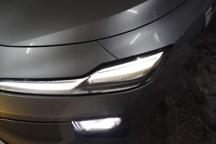 Used Roewe D6 2025 450 km Premium Edition Left Front Headlight