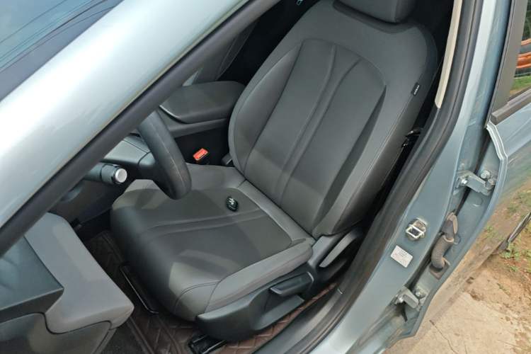 Used Roewe D6 2025 450 km Premium Edition Left Front Seat