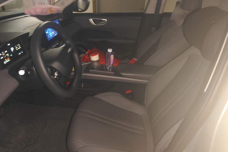 Used Roewe D6 2025 450 km Premium Edition Left Front Seat