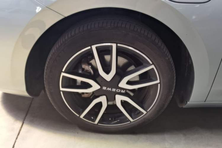 Used Roewe D6 2025 520km Smart Enjoyment Version Left Front Wheel Hub