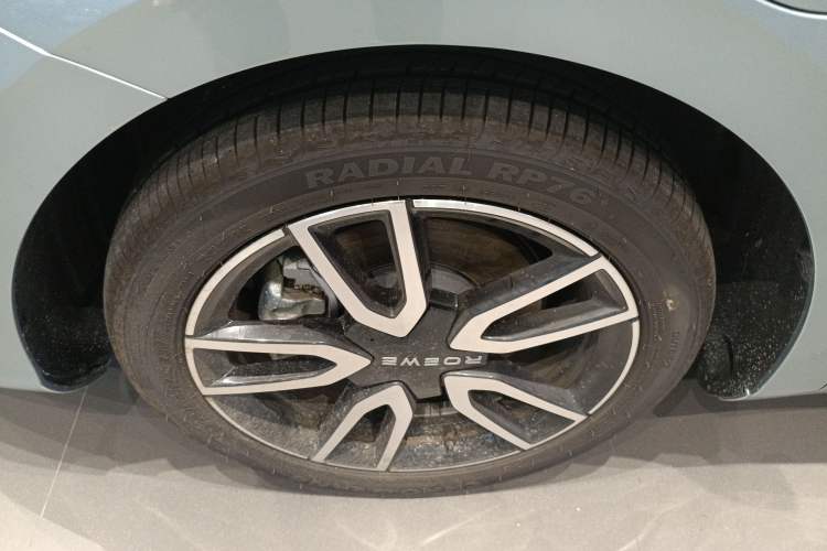 Used Roewe D6 2025 520km Smart Enjoyment Version Left Front Wheel Hub