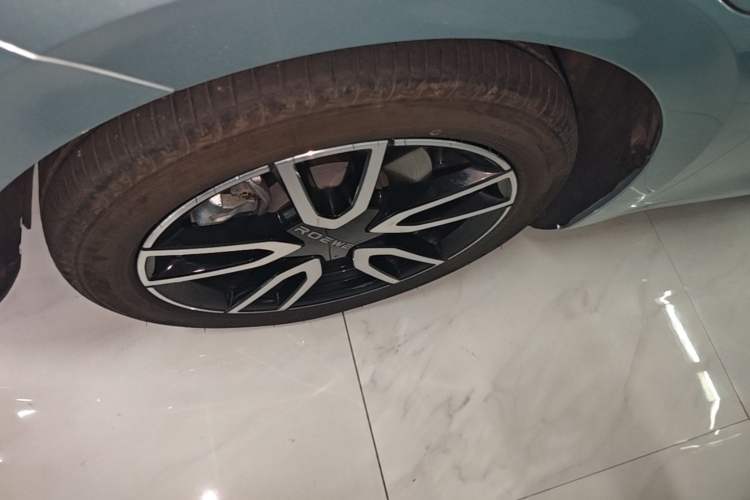 Used Roewe D6 2025 520km Smart Enjoyment Version Left Front Wheel Hub