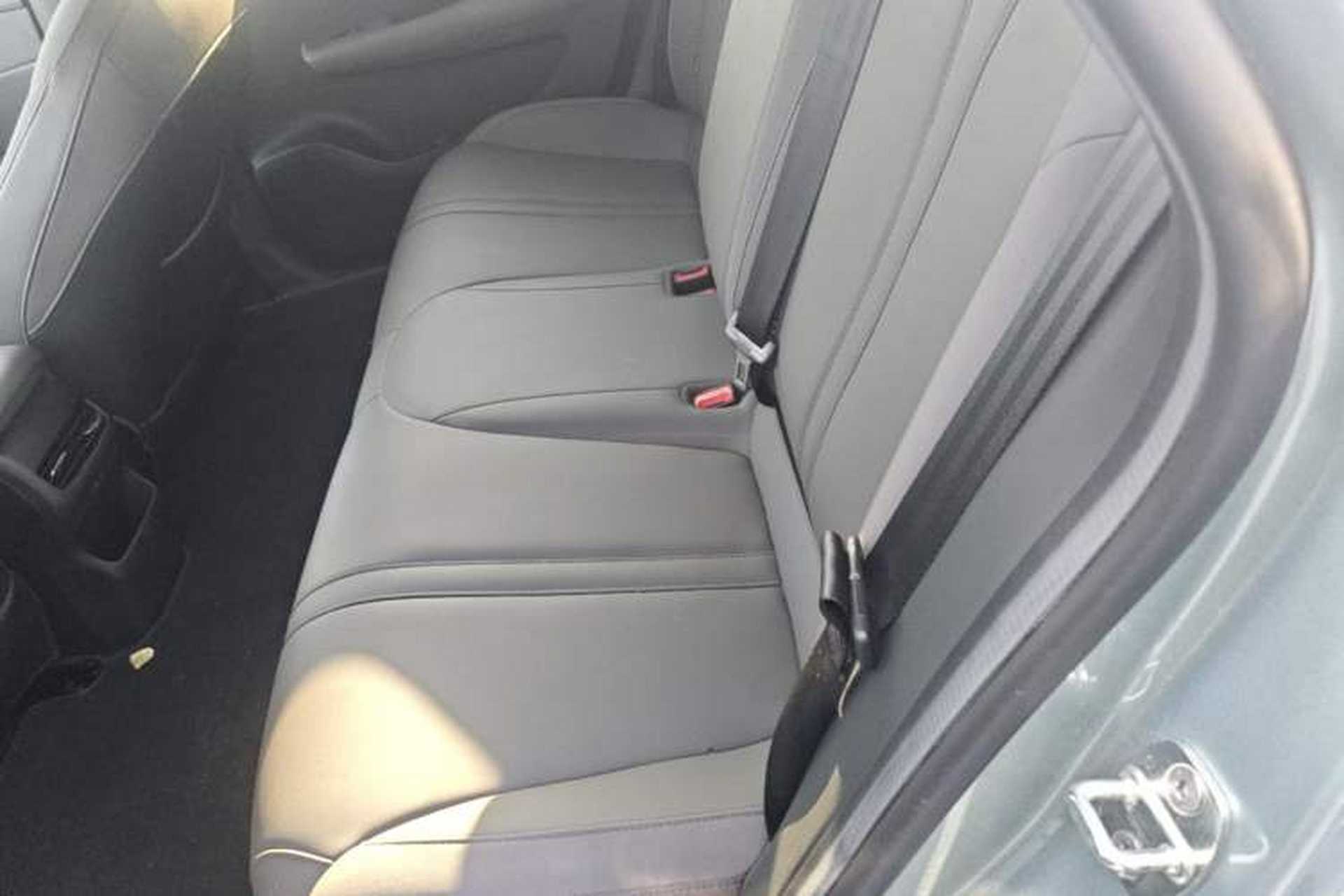 Used Roewe D6 2025 450 km Premium Edition Left Rear Seat