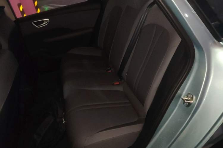Used Roewe D6 2025 450 km Premium Edition Left Rear Seat