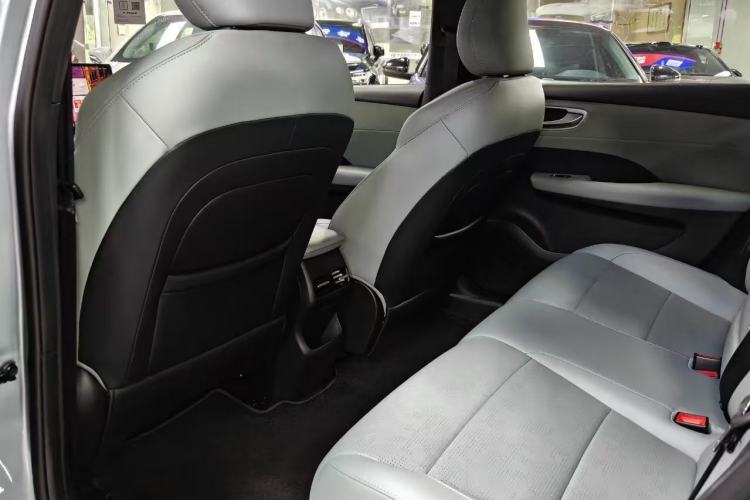 Used Roewe D6 2025 520km Smart Enjoyment Version Left Rear Seat